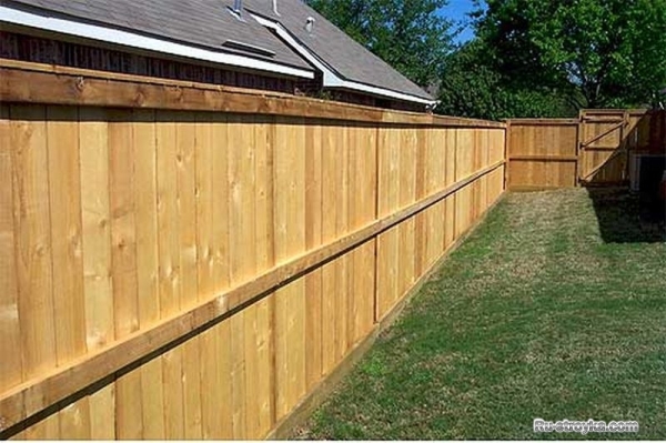 Глухой деревянный забор Глухой деревянный забор