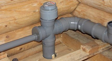Как проложить канализационные трубы в частном доме: схемы и правила укладки + этапы монтажа