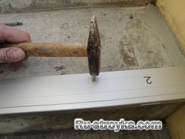 Ремонт лестницы при помощи гибкой мраморной крошки. Ремонт лестницы при помощи гибкой мраморной крошки.