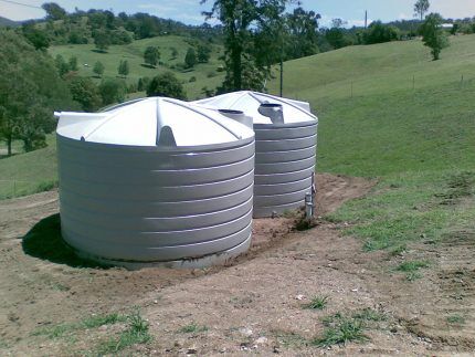 Пластиковые емкости для воды: виды, достоинства и недостатки + рекомендации по выбору Пластиковые емкости для воды: виды, достоинства и недостатки + рекомендации по выбору