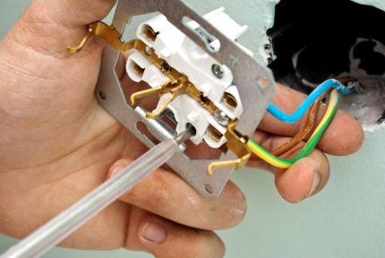 Соединители проводов: лучшие виды коннекторов + на что смотреть при выборе соединителя Соединители проводов: лучшие виды коннекторов + на что смотреть при выборе соединителя