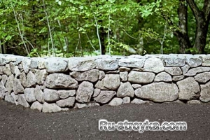 Как построить каменную стену. Как построить каменную стену.