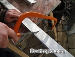 Ремонт лестницы при помощи гибкой мраморной крошки. Ремонт лестницы при помощи гибкой мраморной крошки.