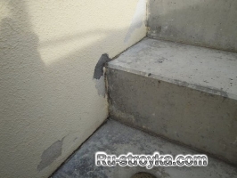 Ремонт лестницы при помощи гибкой мраморной крошки. Ремонт лестницы при помощи гибкой мраморной крошки.