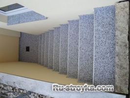 Ремонт лестницы при помощи гибкой мраморной крошки. Ремонт лестницы при помощи гибкой мраморной крошки.