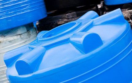 Пластиковые емкости для воды: виды, достоинства и недостатки + рекомендации по выбору Пластиковые емкости для воды: виды, достоинства и недостатки + рекомендации по выбору