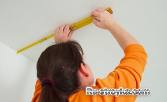 Как оклеить потолок обоями. Как оклеить потолок обоями.