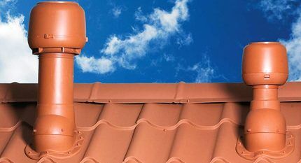 Как проложить канализационные трубы в частном доме: схемы и правила укладки + этапы монтажа