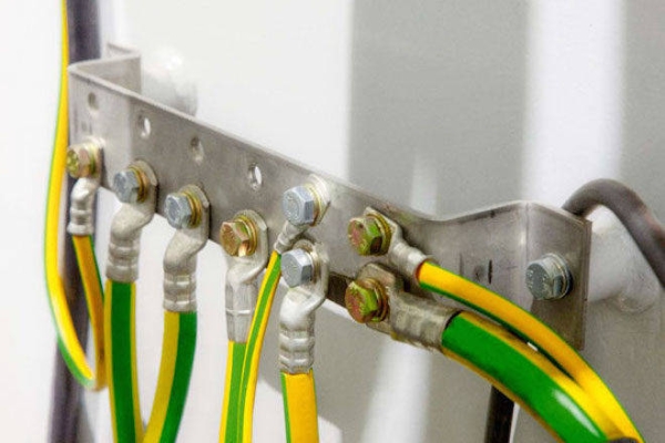 Понимание букв l и n в электрике: основы и применение Понимание букв l и n в электрике: основы и применение