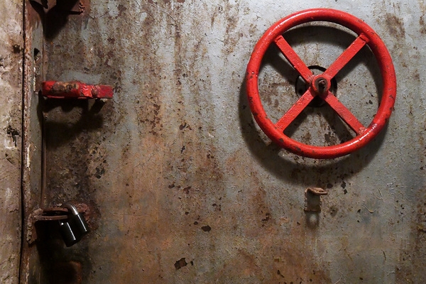 Россияне начали массово скупать бункеры Россияне начали массово скупать бункеры