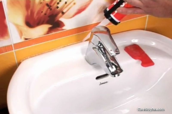 Использование силиконового герметика. Использование силиконового герметика.