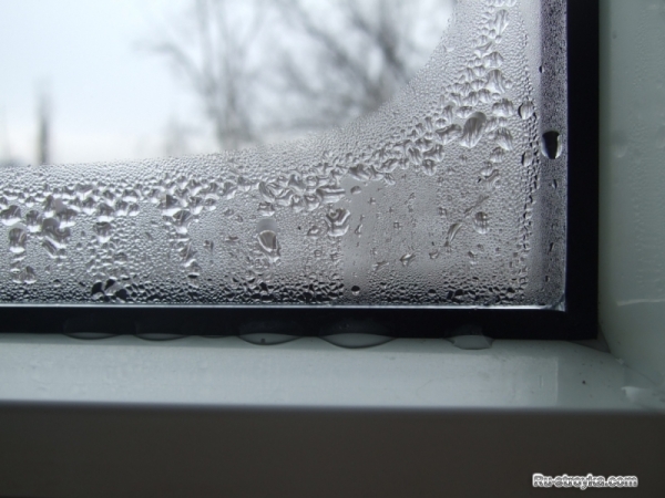 Как бороться с конденсатом на пластиковых окнах Как бороться с конденсатом на пластиковых окнах