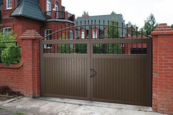 Виды ворот для частного дома: нюансы выбора + этапы установки своими руками
