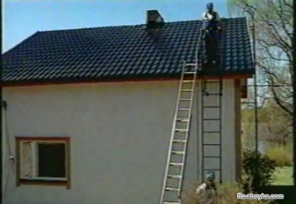 Монтируем лестницы для кровли Монтируем лестницы для кровли