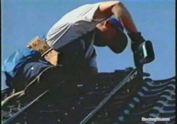 Монтируем лестницы для кровли Монтируем лестницы для кровли