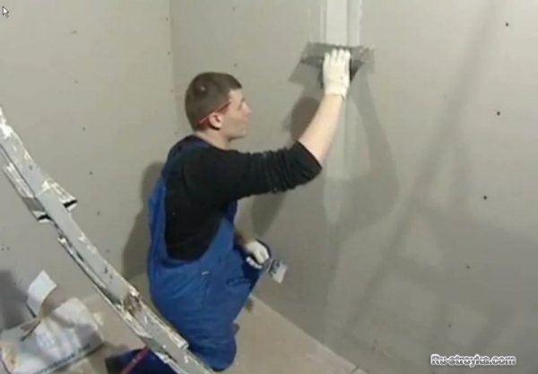 Шпатлевка стыков гипсокартона Шпатлевка стыков гипсокартона