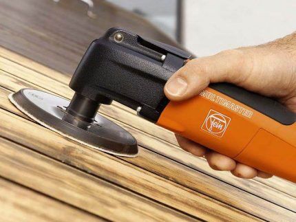 Как убрать плесень с деревянных поверхностей: обзор самых эффективных методов