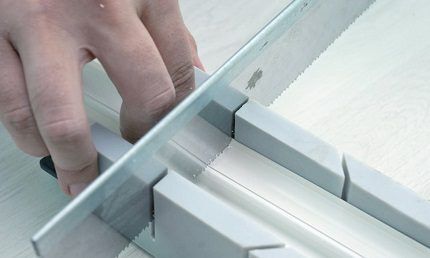 Монтаж открытой электропроводки: обзор технологии работ + разбор основных ошибок Монтаж открытой электропроводки: обзор технологии работ + разбор основных ошибок