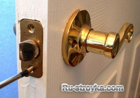 Как заменить дверную ручку. Как заменить дверную ручку.