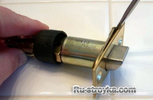 Как заменить дверную ручку. Как заменить дверную ручку.