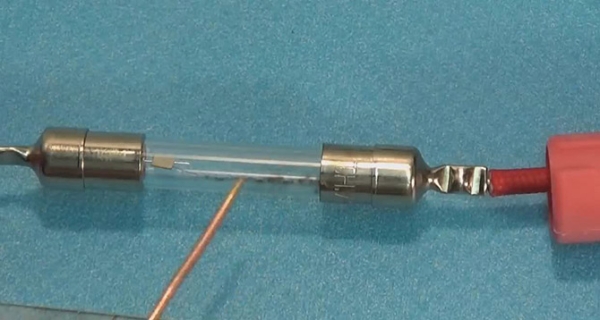 Не греет микроволновка, что делать: причины и их устранение Не греет микроволновка, что делать: причины и их устранение