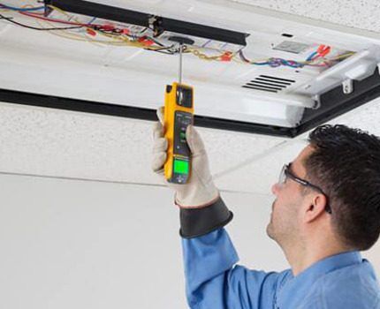 Как правильно поменять лампочку: разбор технических нюансов нетривиальной задачи