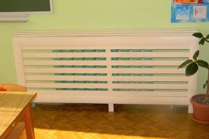 Декоративные экраны на батарею отопления: обзор различных видов решеток + советы по выбору Декоративные экраны на батарею отопления: обзор различных видов решеток + советы по выбору