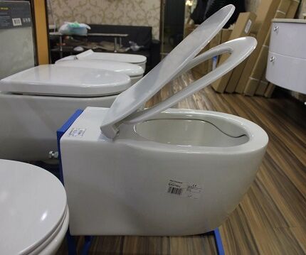 Крышка для унитаза: разновидности, советы по выбору, инструкция по установке