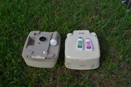 Какой биотуалет лучше: жидкостный или компостирующий? Что купить: торфяной или химический вариант