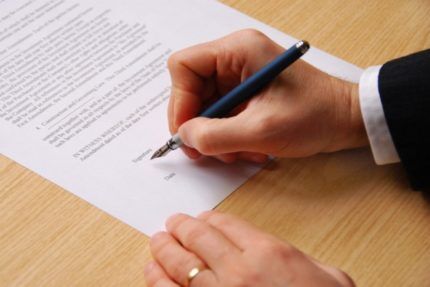 Можно ли вешать шкафы на вентиляционный короб: юридические нюансы и последствия для нарушителя Можно ли вешать шкафы на вентиляционный короб: юридические нюансы и последствия для нарушителя