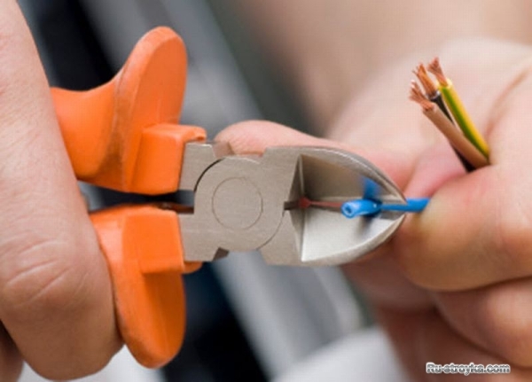 Выполнение электромонтажных работ Выполнение электромонтажных работ