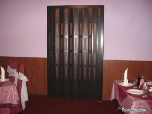 ГАРМОНЧАТЫЕ ПЕРЕГОРОДКИ И ДВЕРИ