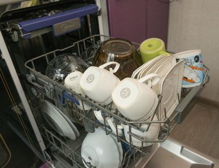 Обзор посудомоечной машины 45 см Midea MFD45S100W: богатый функционал китаянки