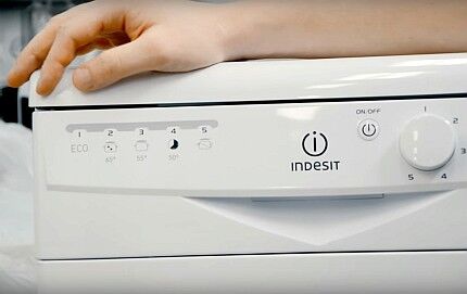 Обзор посудомоечной машины Indesit DSR 15B3 RU: скромный функционал по скромной цене