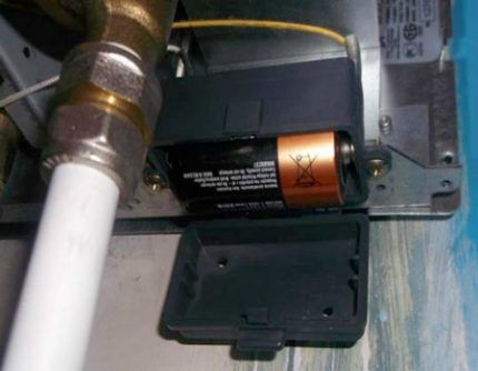 Какие батарейки нужны для газовой колонки: как выбрать и заменить батарейки в блоке питания Какие батарейки нужны для газовой колонки: как выбрать и заменить батарейки в блоке питания