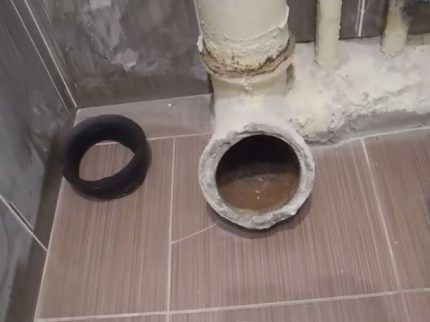Крепление унитаза к полу: обзор возможных способов и пошаговые инструкции Крепление унитаза к полу: обзор возможных способов и пошаговые инструкции