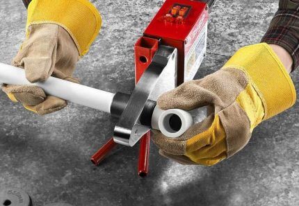 Как выбрать утюг для сварки полипропиленовых труб и как им правильно пользоваться Как выбрать утюг для сварки полипропиленовых труб и как им правильно пользоваться