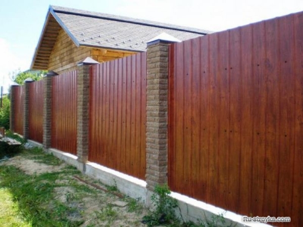 Глухой деревянный забор Глухой деревянный забор