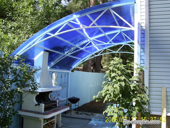 Навесы и козырьки из сотового поликарбоната Навесы и козырьки из сотового поликарбоната