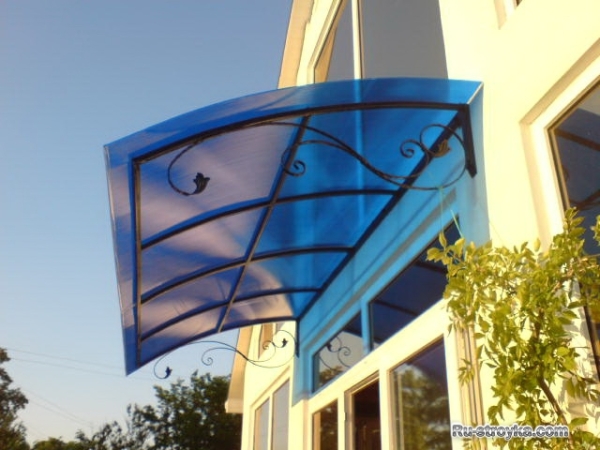 Навесы и козырьки из сотового поликарбоната Навесы и козырьки из сотового поликарбоната