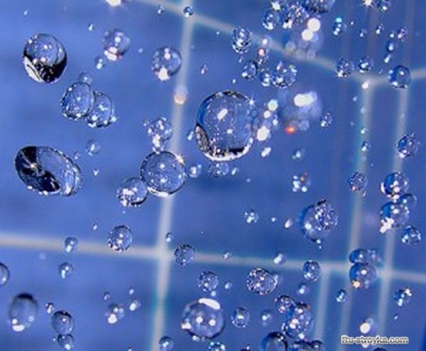 Вода из артезианских скважин. Вода из артезианских скважин.