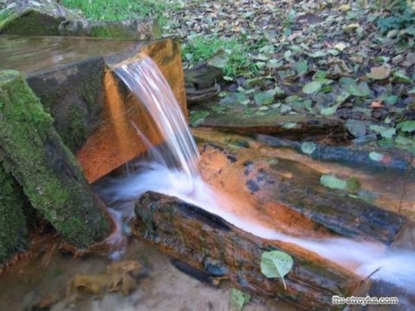 Родниковая и ключевая вода. Родниковая и ключевая вода.